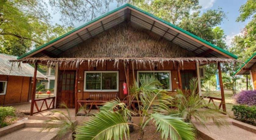 Varee Valley Resort And Restaurant Khon Kaen Esterno foto